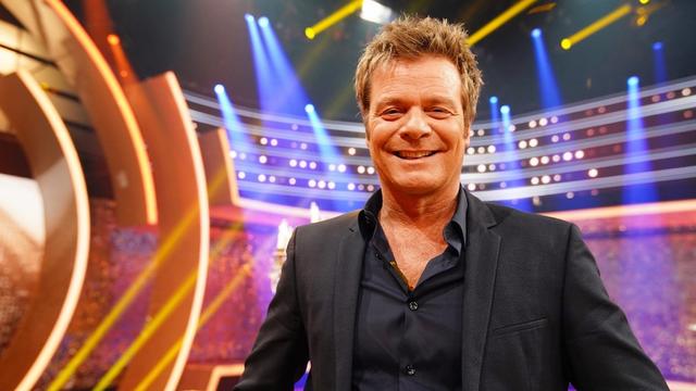 Oliver Geissen sucht in seiner Jubiläums-Chart-Show den beliebtesten Hit der Deutschen. 