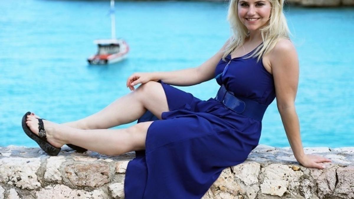 Beatrice Egli im Bikini Ihr hei es Outfit